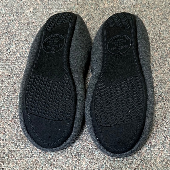 isotoner Women's Stretch Velour Victoria Ballerina House Slipper with all Around - Picture 5 of 6